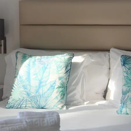 Silver Seahorse Garden Retreat Guest house Atouguia Da Baleia