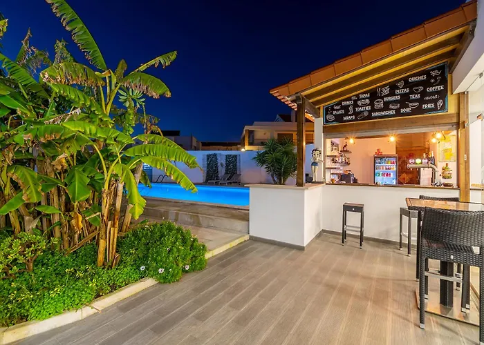 Silver Seahorse Garden Retreat 招待所 3*