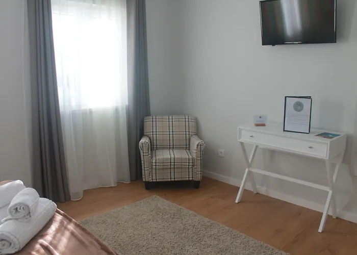 Silver Seahorse Garden Retreat