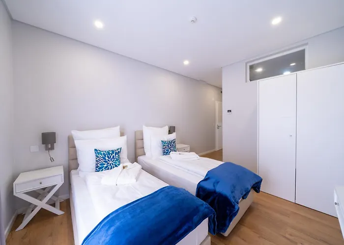 Silver Seahorse Garden Retreat